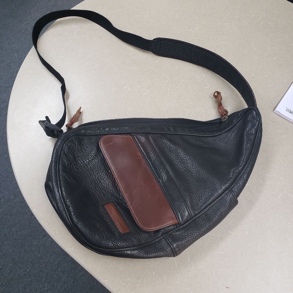 LL Bean AmeriBag Sling Backpack Black leather